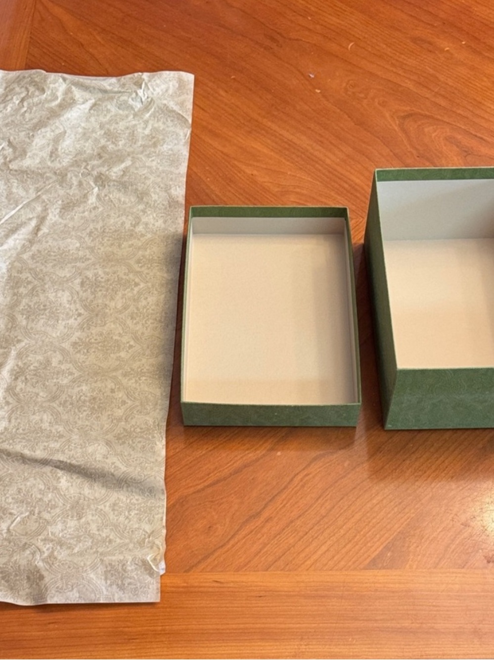 GUCCI Empty Gift Box Storage Box Replacement Box Tissue Paper Green  10”x7”x4” - Picture 6 of 7